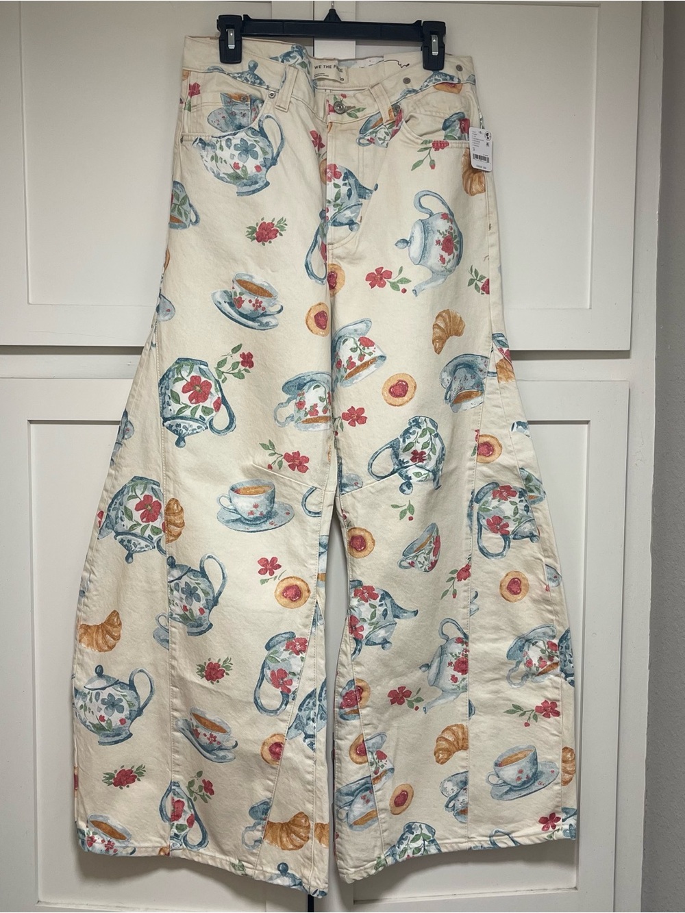 Wide-Leg Tea Party Print Jeans — Cream - Picture 5 of 13